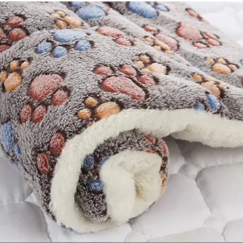 Prowalk - Soft and durable pet blanket made of high-quality cotton, thermal and breathable, available in 40 x 60cm and 60 x 80cm, perfect for dogs and cats to keep warm and comfortable on furniture or travel.